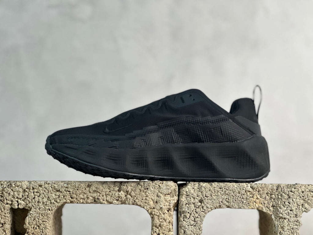 Zoom X Wave – Full Black Edition