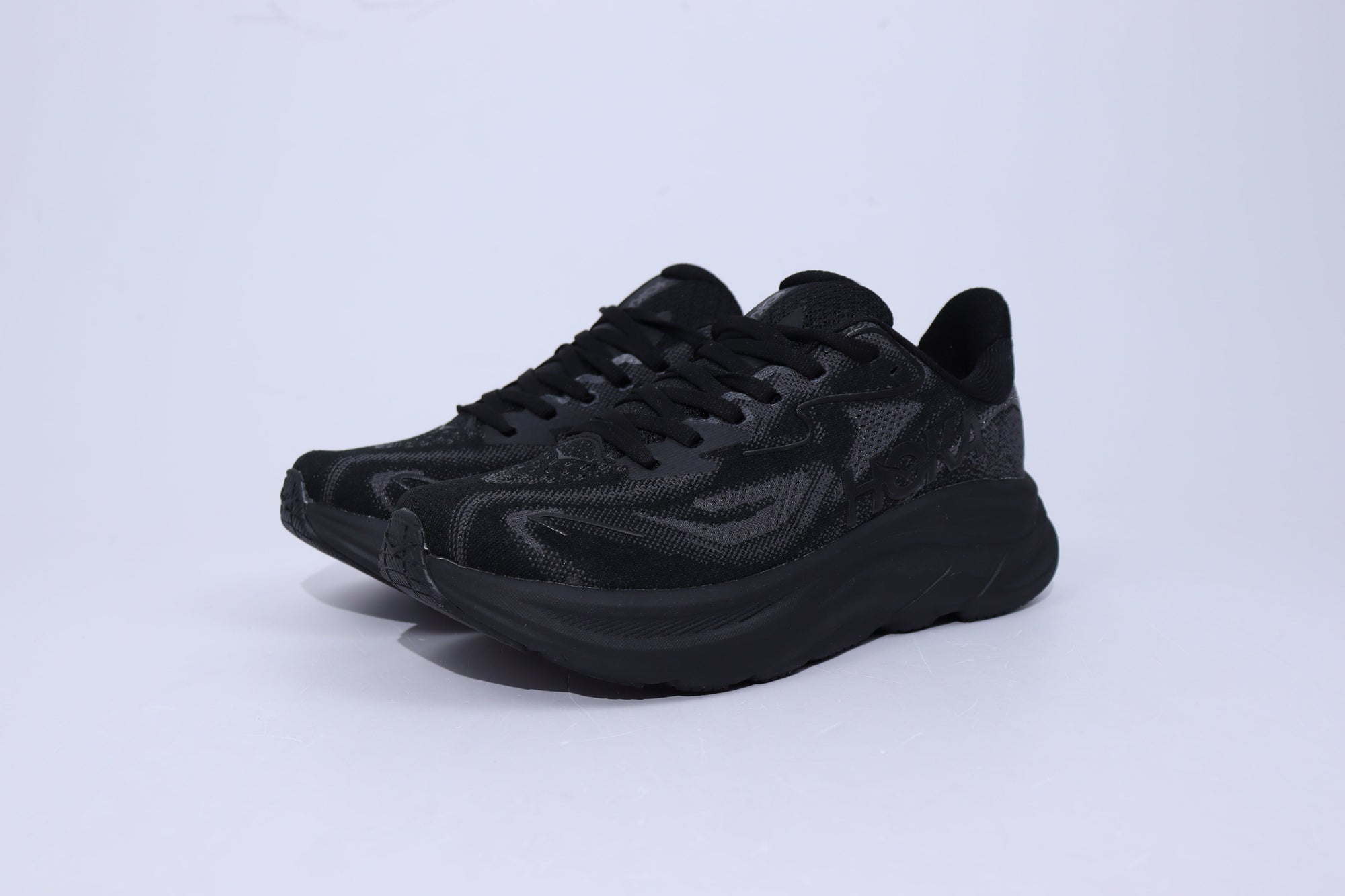 Clifton 10 - HK Unisex Sneakers - All Black