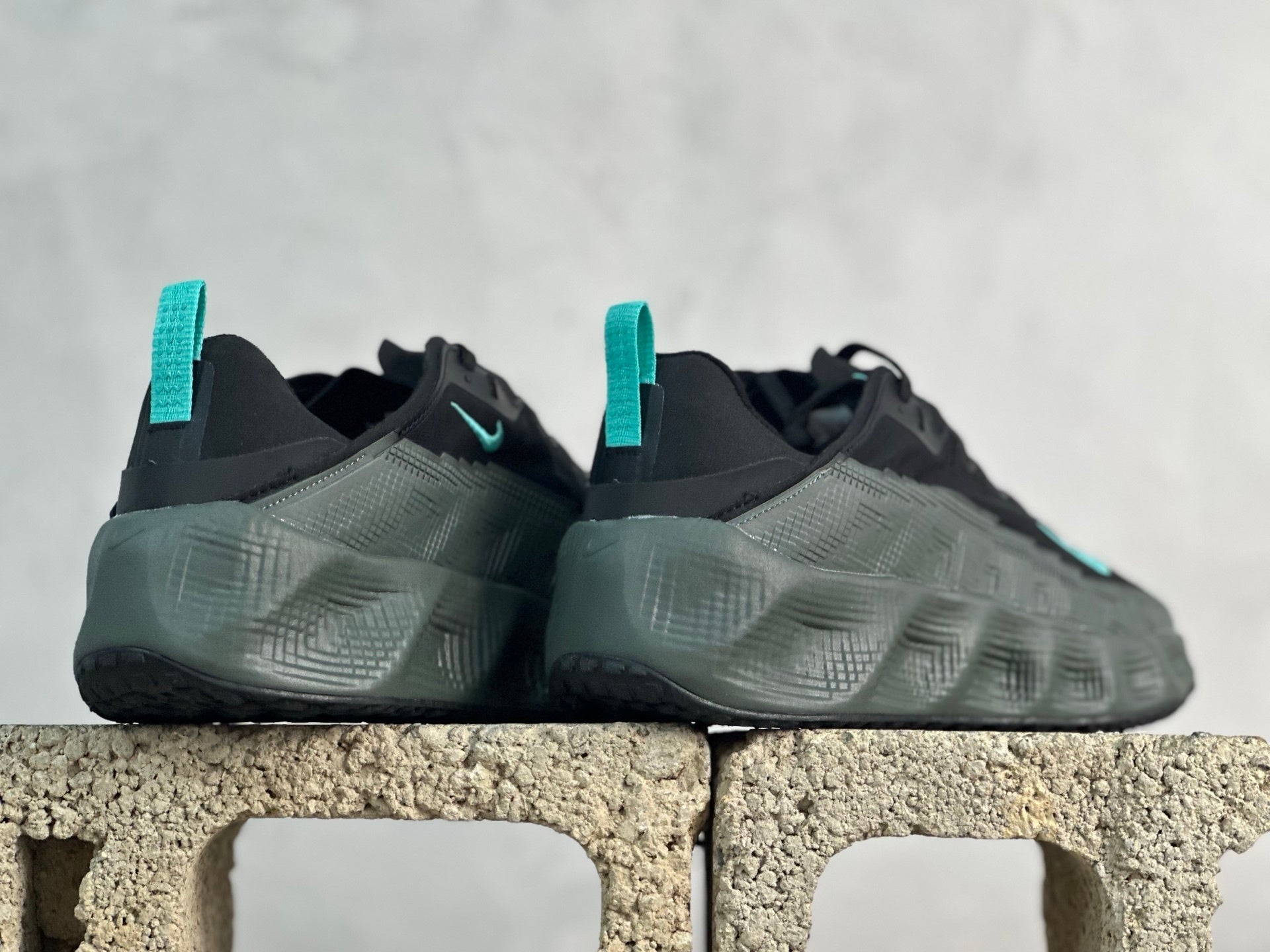 Zoom X Wave – Black Jade Edition