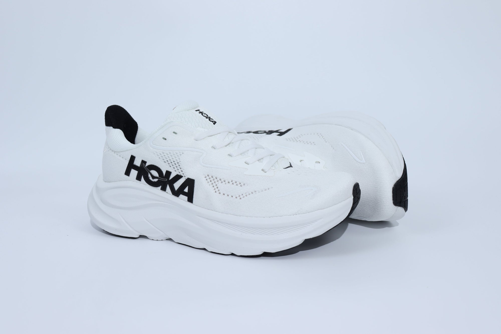 Clifton 10 - HK Unisex Sneakers - White Black