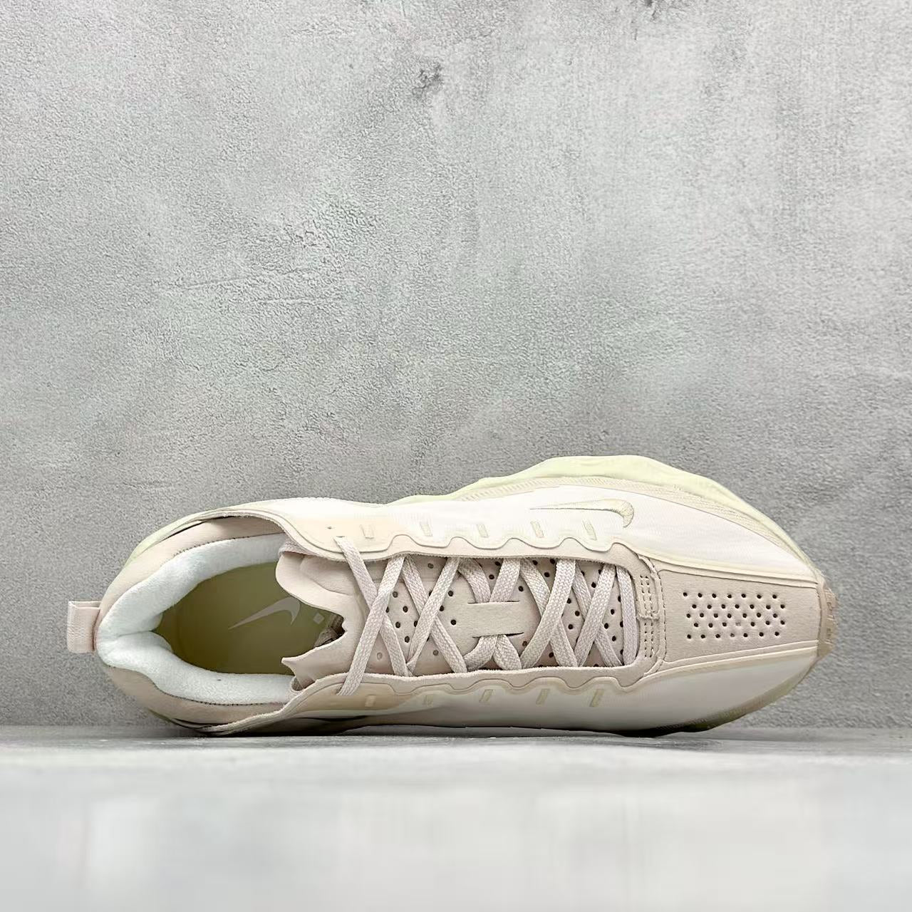 Zoom X Wave – Cream White Edition