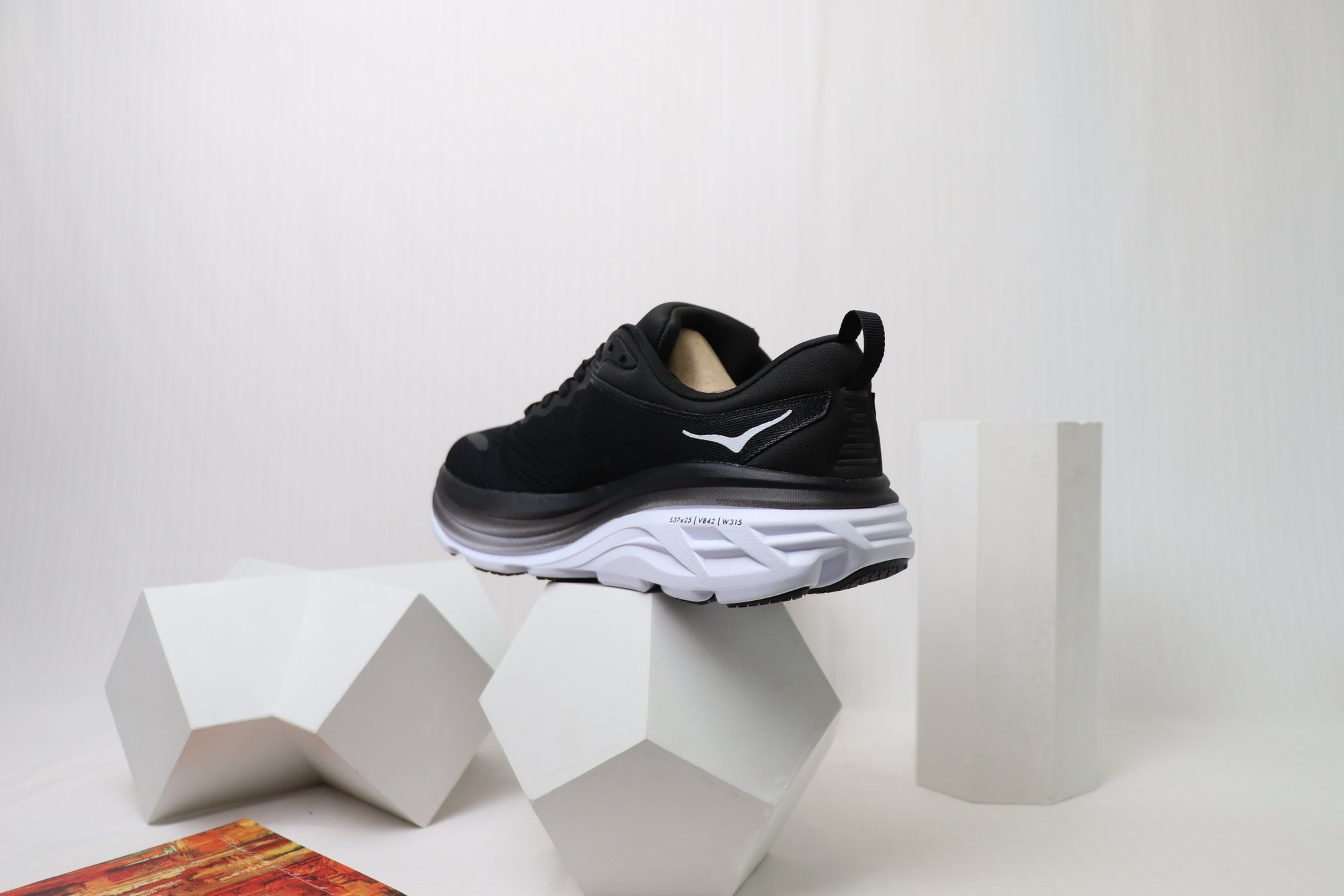 Bondi 8 - HK Unisex Sneakers - Shadow Core