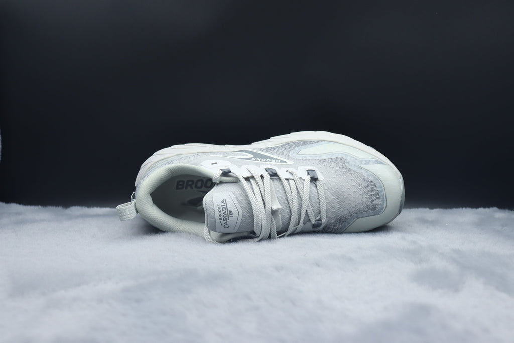 BRKS Cascadia 18 – Arctic White