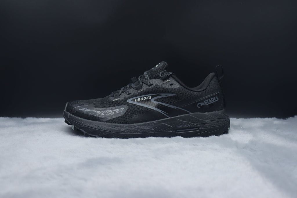 BRKS Cascadia 18 – Carbon Black