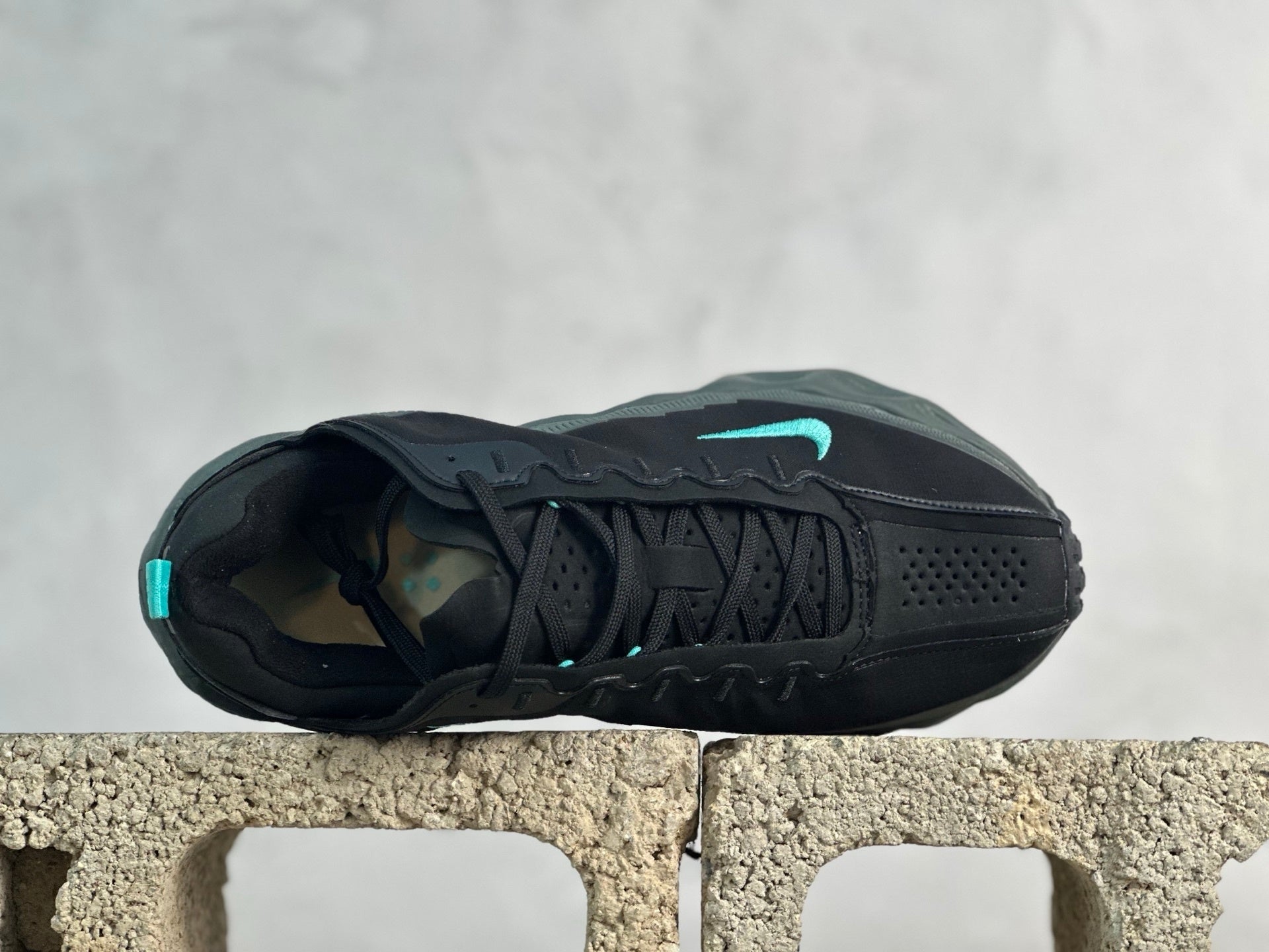 Zoom X Wave – Black Jade Edition