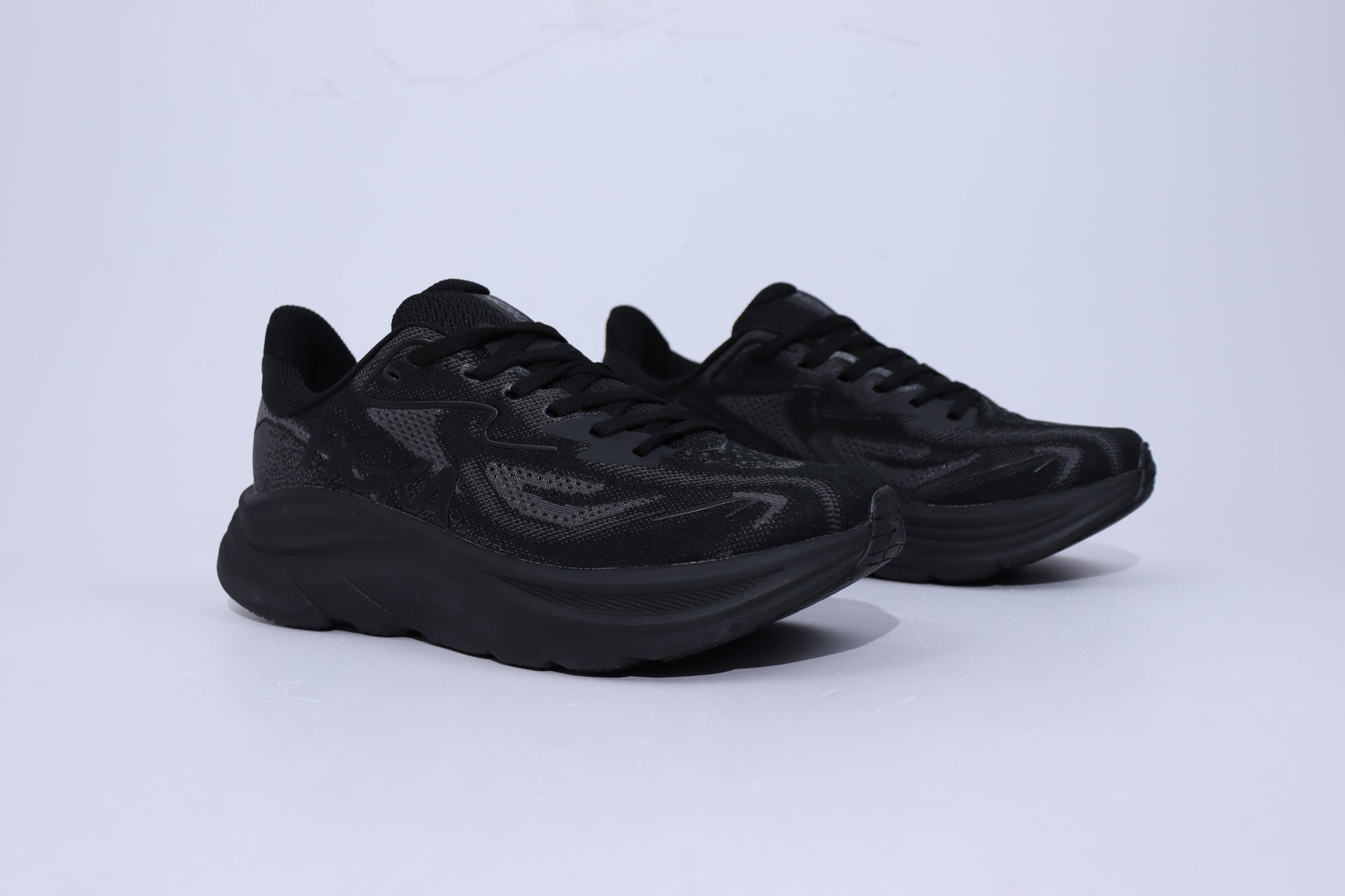 Clifton 10 - HK Unisex Sneakers - All Black