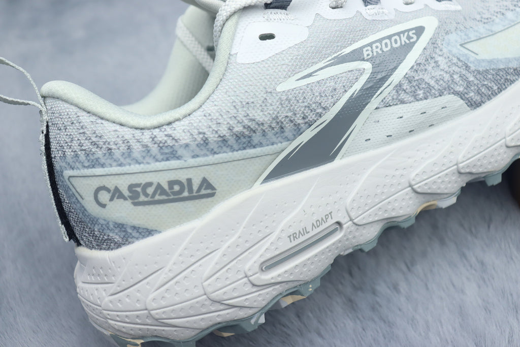 BRKS Cascadia 18 – Arctic White