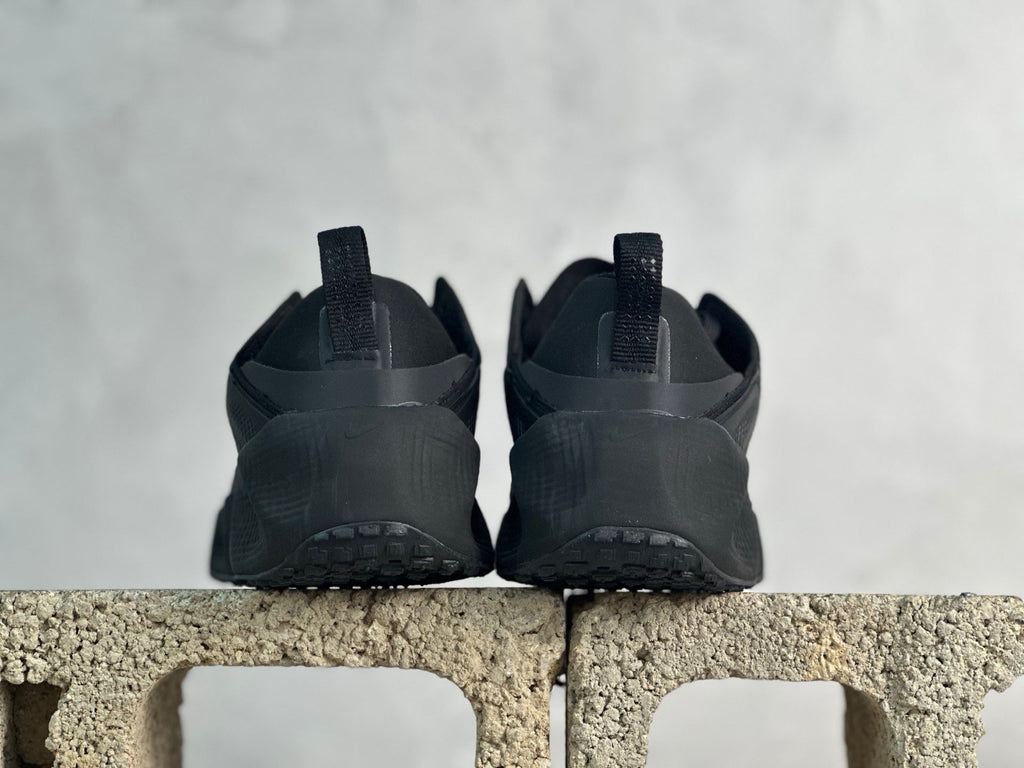 Zoom X Wave – Full Black Edition