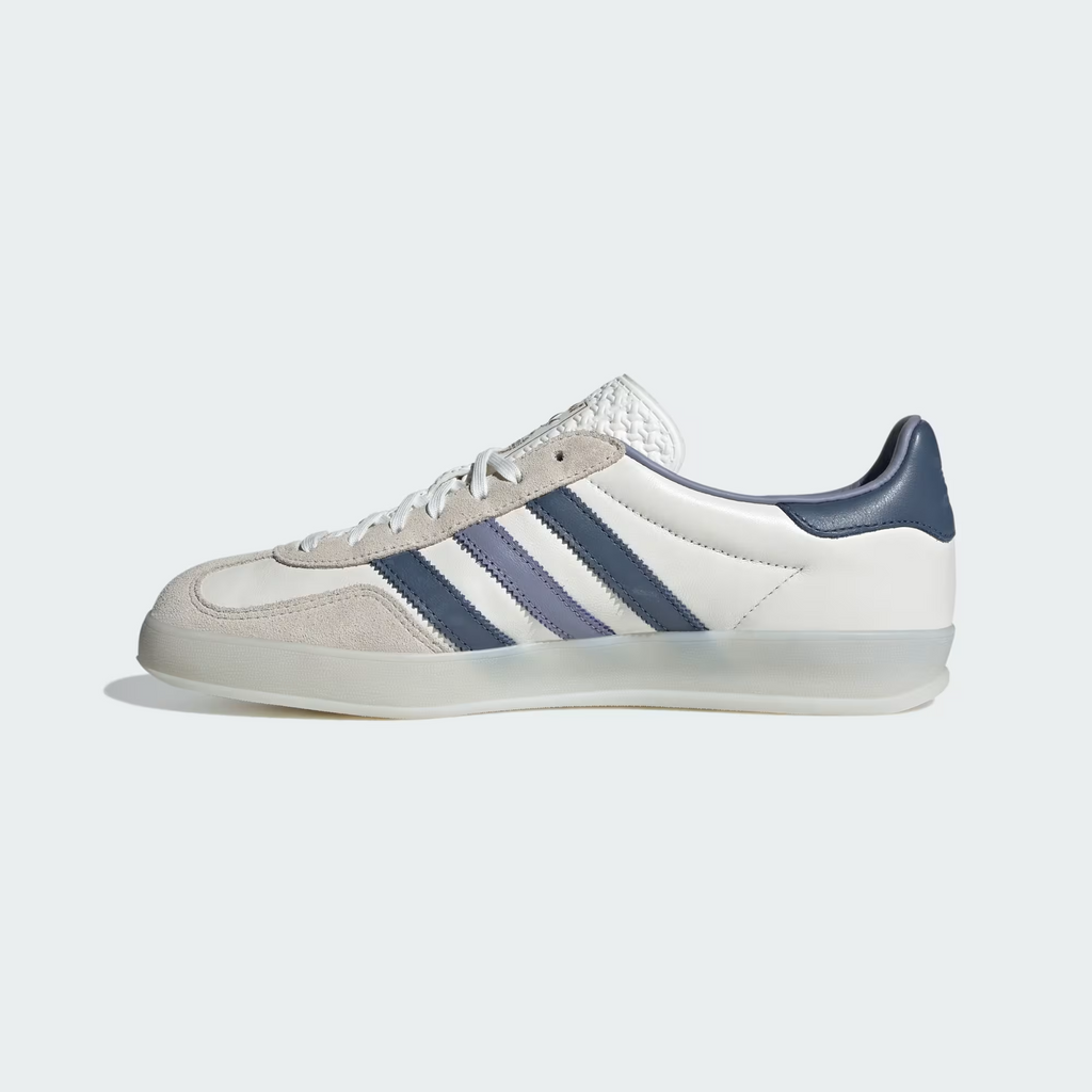 Gazelle Indoor – White & Blue Fade Stripes